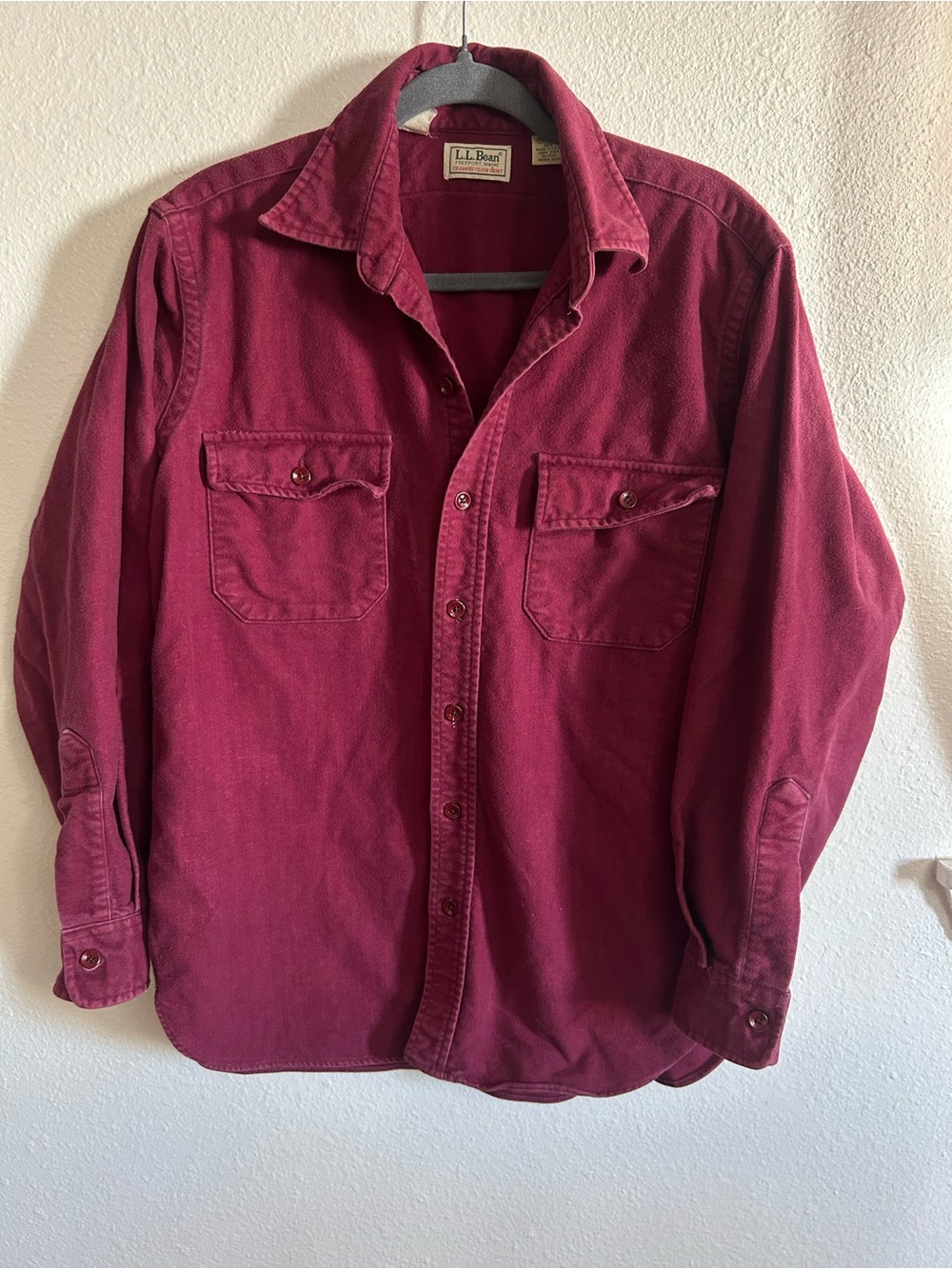 Vintage LL Bean Chamios Cloth Burgundy Made In USA Button Up Mens Neck 15.5